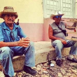 Spettatori del cambio gomma a Trinidad